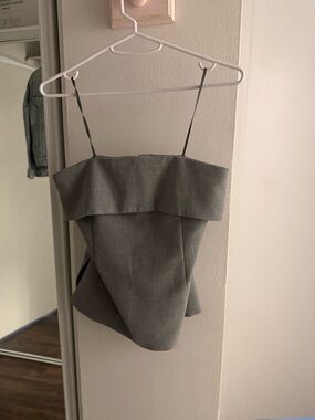 Aritzia Babaton Element Tube Top, Heather a gray is size 2